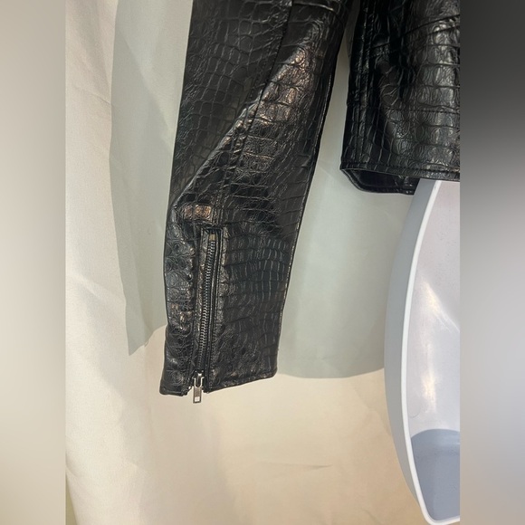 ModCloth Crocodile Rock Moto Faux Leather Jacket, size small in black, BNIB! - Picture 5 of 11